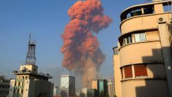 CNNE 870316 - videos muestran la explosion en beirut