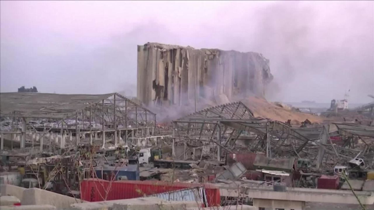 CNNE 870663 - asi amanece en beirut tras la explosion del martes