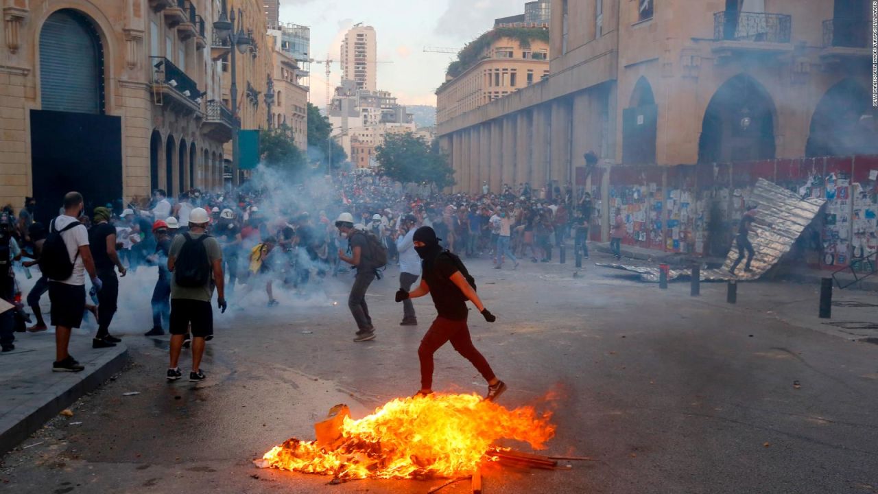 CNNE 872964 - tras explosion en beirut, renuncia cupula de gobierno del libano