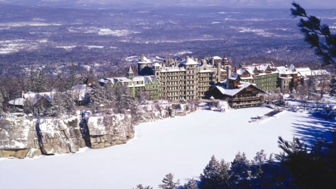 Mohonk Mountain House en New Paltz, Nueva York, tiene una gran demanda para la temporada navideña de 2020.