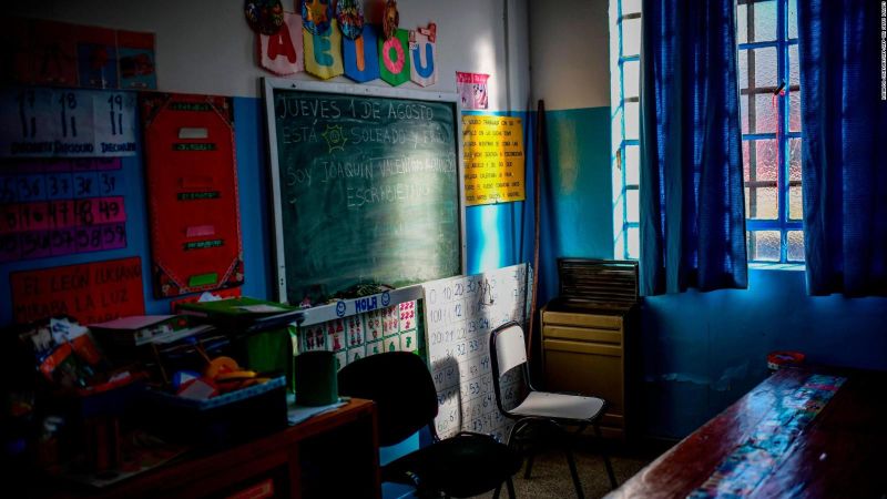 Clases virtuales, un problema para los estratos socioeconómicos bajos de argentina | cnn