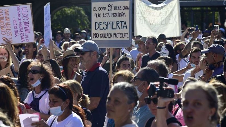 Otros de los mensajes se referían a supuestas cura para el coronavirus.