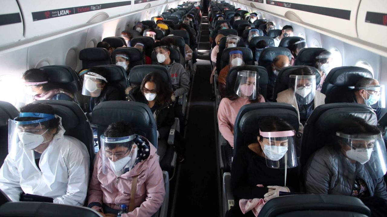 CNNE 877295 - ¿que riesgos hay de tomar un vuelo en plena pandemia?