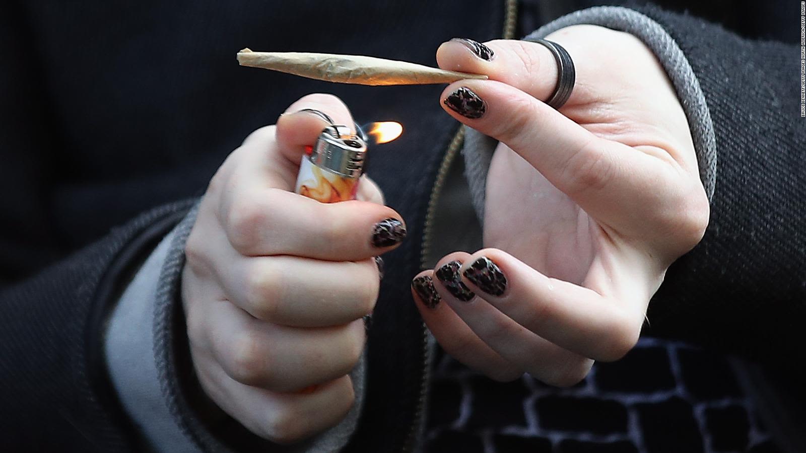 El 22% de estudiantes de secundaria en EE.UU. consume marihuana, según  estudio