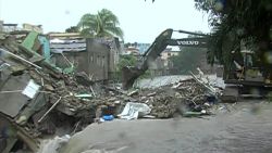 CNNE 878281 - tres personas murieron en santo domingo por inundaciones