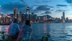 CNNE 878725 - un hombre en hong kong contrae dos veces covid-19