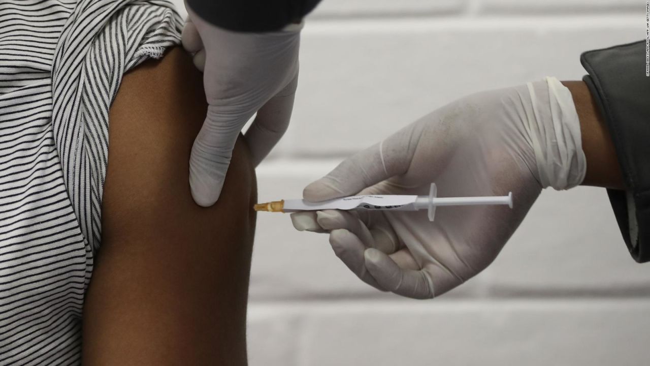 CNNE 879227 - astrazeneca podria presentar vacuna a reguladores este ano