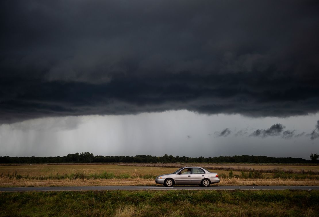 CNNE 879588 - huracan laura hurricane texas louisina us-weather