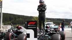 CNNE 881205 - hamilton y su dedicatoria tras la pole position en belgica