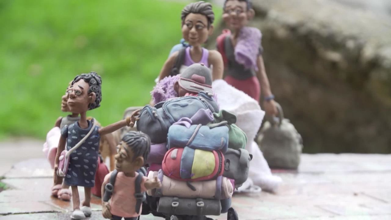 CNNE 883487 - el dolor de una familia migrante esculpido en plastilina