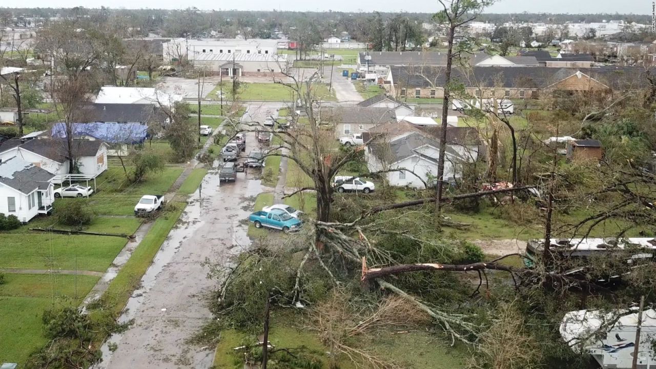 CNNE 884131 - devastacion del huracan laura se mantiene en luisiana