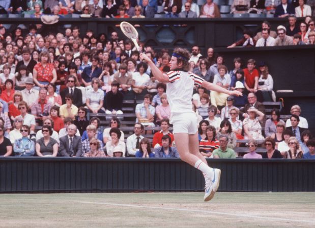 "¡No puedes estar hablando en serio!". Esa fue la frase que, indignado, John McEnroe le lanzó a un juez en Wimbledon en un partido de 1981. Se convirtió en el título de su autobiografía (Allsport Hulton/Archive).