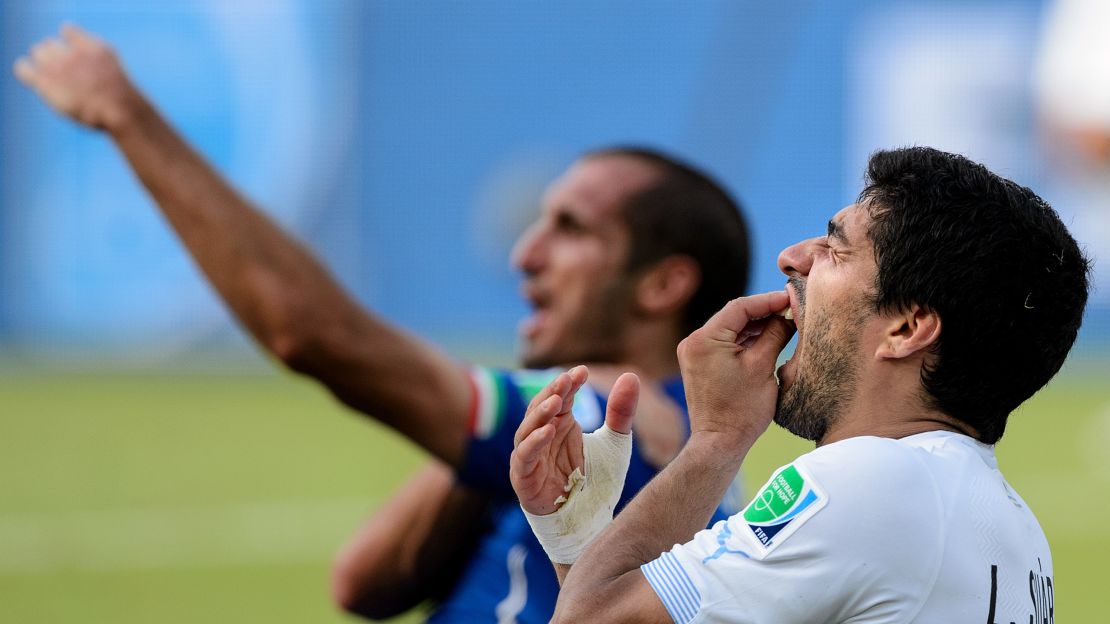 CNNE 884638 - suarez-muerde