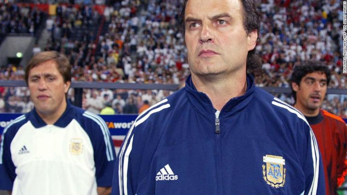 Marcelo Bielsa dirigió a Argentina de 1998 a 2004, ganando una medalla de oro en los Juegos Olímpicos de 2004 en Atenas con el equipo.