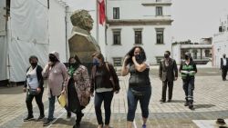 CNNE 885621 - mexico dialoga con feministas tras una semana de protesta