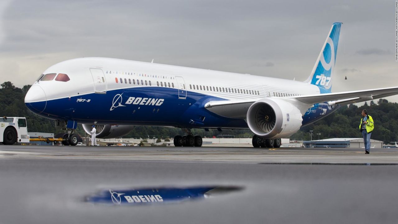 CNNE 885656 - vuelve a fallar el avion 787 de boeing