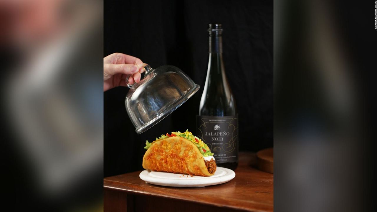 CNNE 893853 - taco bell anuncia la venta de su propio vino