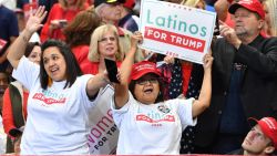 CNNE 893920 - donald trump asegura que los latinos en ee-uu- lo "aman"