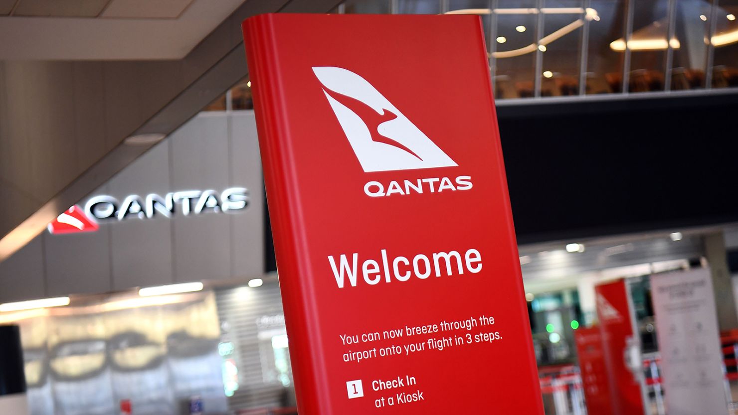A general view shows the empty Qantas departure terminal at Melbourne Airport on August 20, 2020. - Australian flag carrier Qantas on August 20, 2020 posted an almost 2 billion USD annual loss after a "near-total collapse" in demand due to the COVID-19 coronavirus pandemic. (Photo by William WEST / AFP)