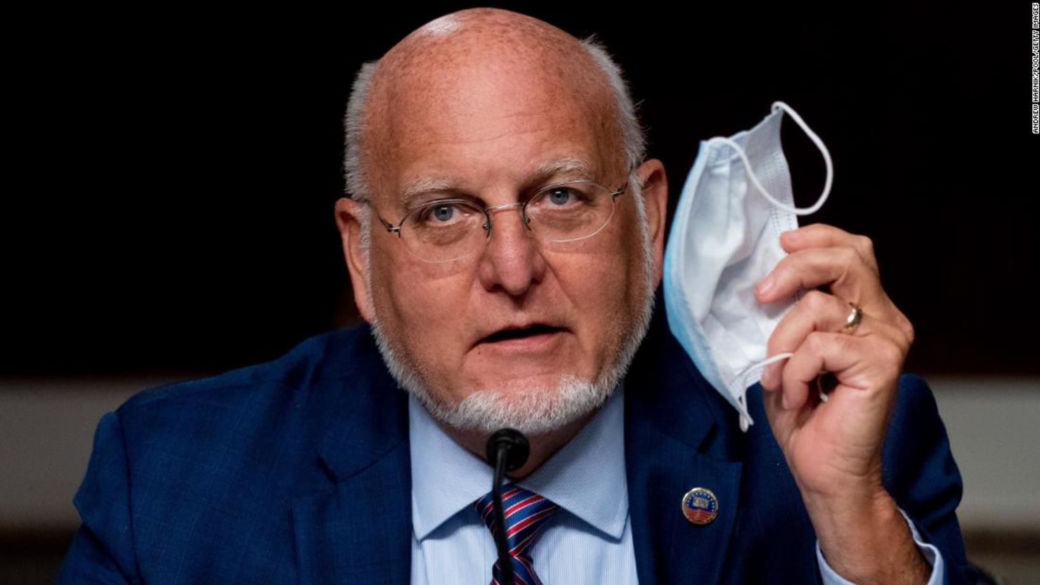 CNNE 895257 - el director de los cdc afirma que las mascarillas serian mas efectivas que las vacunas y trump no esta de acuerdo