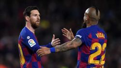 CNNE 896566 - messi y suarez dedican cartas de despedida a vidal