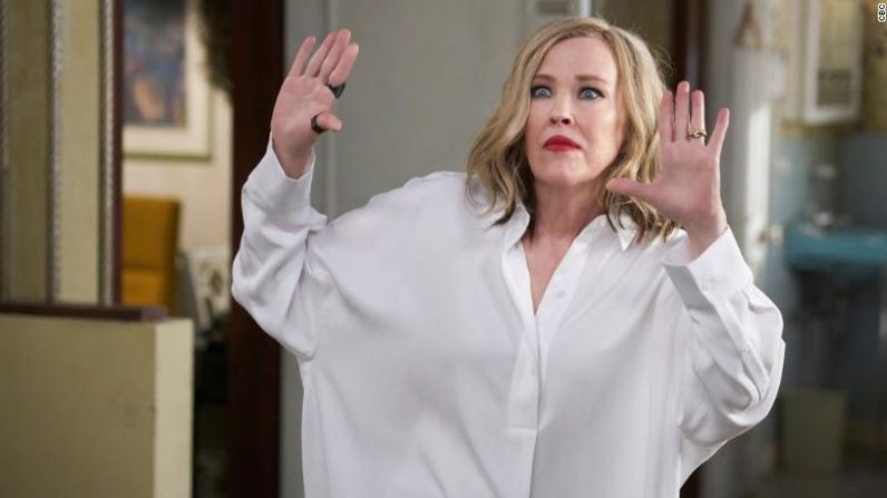 Actriz principal en una serie de comedia: Catherine O'Hara ("Schitt's Creek"). CBC