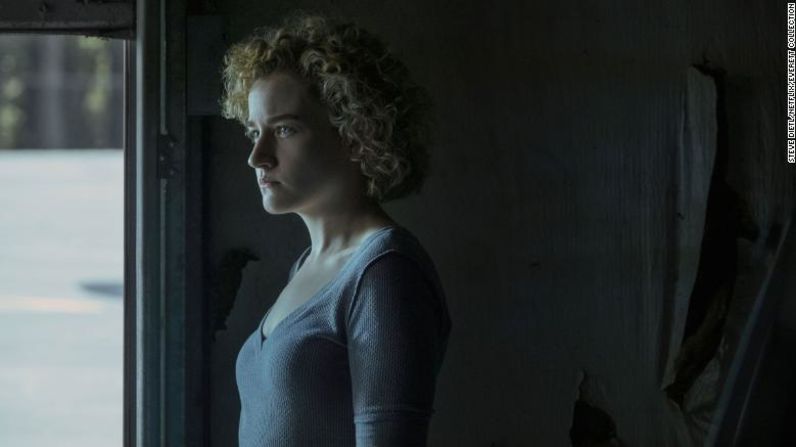 Actriz de reparto en una serie dramática: Julia Garner ("Ozark"). Steve Dietl/Netflix/Everett Collection