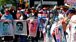 CNNE 898121 - aun exigen investigar a militares tras 6 anos de ayotzinapa