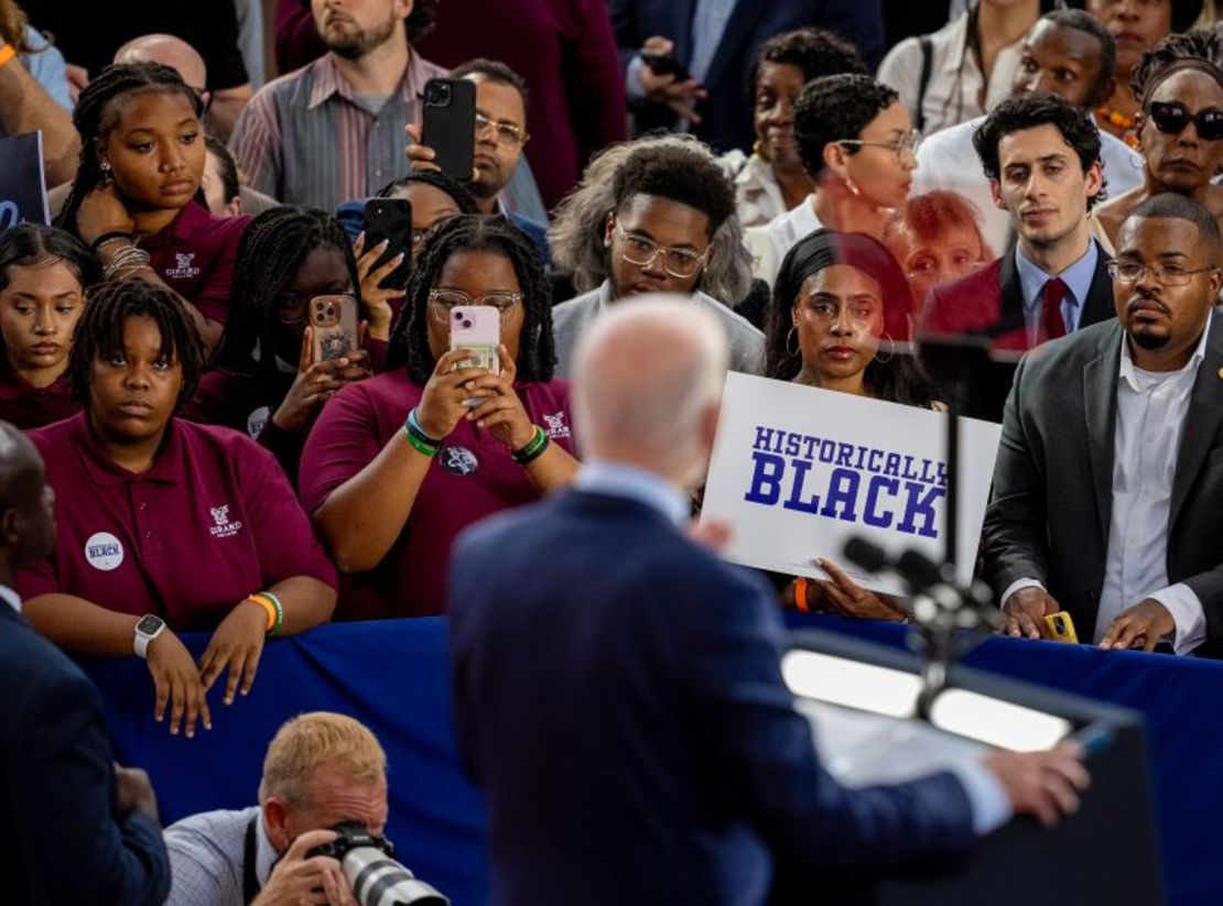 El presidente Joe Biden habla durante un mitin de campaña en Girard College el 29 de mayo de 2024 en Filadelfia, Pensilvania.