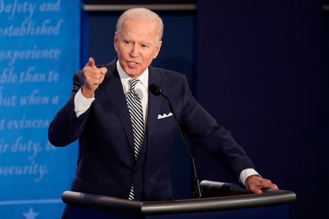 Biden subraya un punto durante el debate. Sus frustraciones hacia Trump fueron evidentes durante todo el debate. Morry Gash/Pool/AP