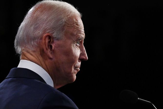 Biden entró al debate del martes en la noche liderando las encuestas. Olivier Douliery/Pool/Getty Images