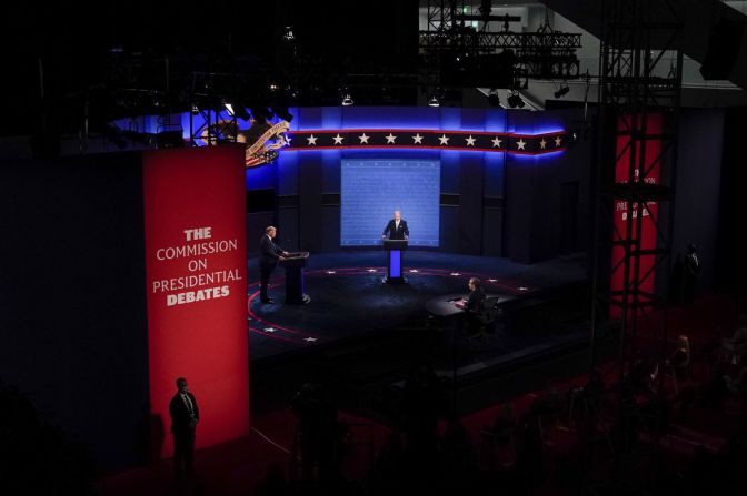 Trump y Biden ofrecieron versiones diferentes a la respuesta federal a la pandemia. Matthew Hatcher/Bloomberg/Getty Images