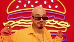 CNNE 902452 - mcdonald's anuncia el combo "j balvin meal"