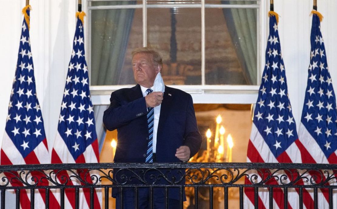 CNNE 902552 - president trump arrives back at white house after stay at walter reed medical center for covid