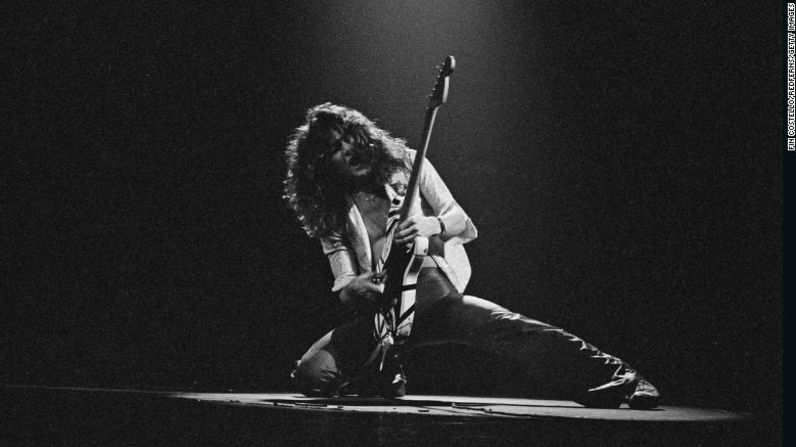 Van Halen actúa en el Rainbow Theatre en Finsbury Park, Londres, en octubre de 1978. Fin Costello / Redferns / Getty Images