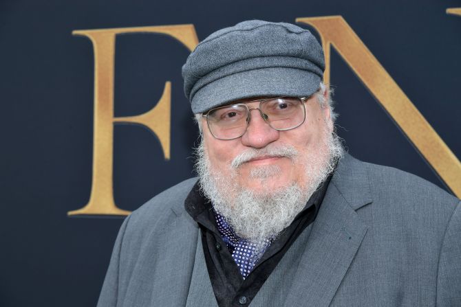 George R.R. Martin. El escritor de la saga “Game of Thrones” anunció tempranamente, el 4 de mayo de 2019, su apoyo a Biden. En ese momento, destacó que el exvicepresidente era un candidato que podía vencer a Trump y ser un "buen/gran presidente".