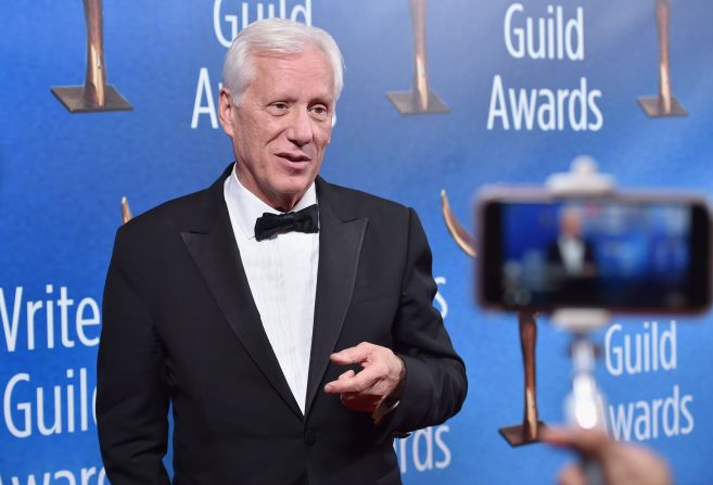 James Woods. "Vota por Donald Trump como si tu vida dependiera de ello", escribió el actor en Twitter el 12 de agosto. Woods afirmó que sin Trump, "EE.UU. desaparecerá para siempre".