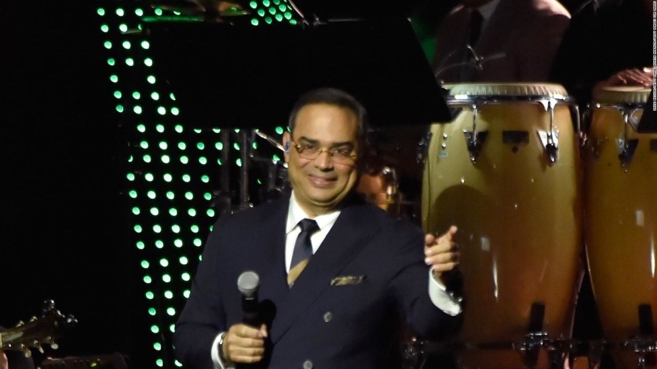 CNNE 908106 - gilberto santa rosa revela que es celoso de sus mascotas