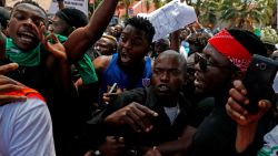 CNNE 908314 - onu pide investigar abuso policial en protestas en nigeria