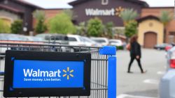 CNNE 909000 - walmart demanda al gobierno de ee-uu