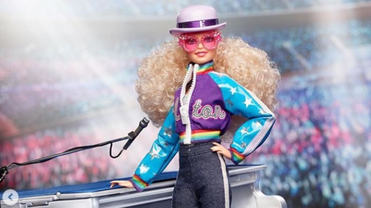 CNNE 909004 - mattel rinde homenaje a elton john con nueva barbie