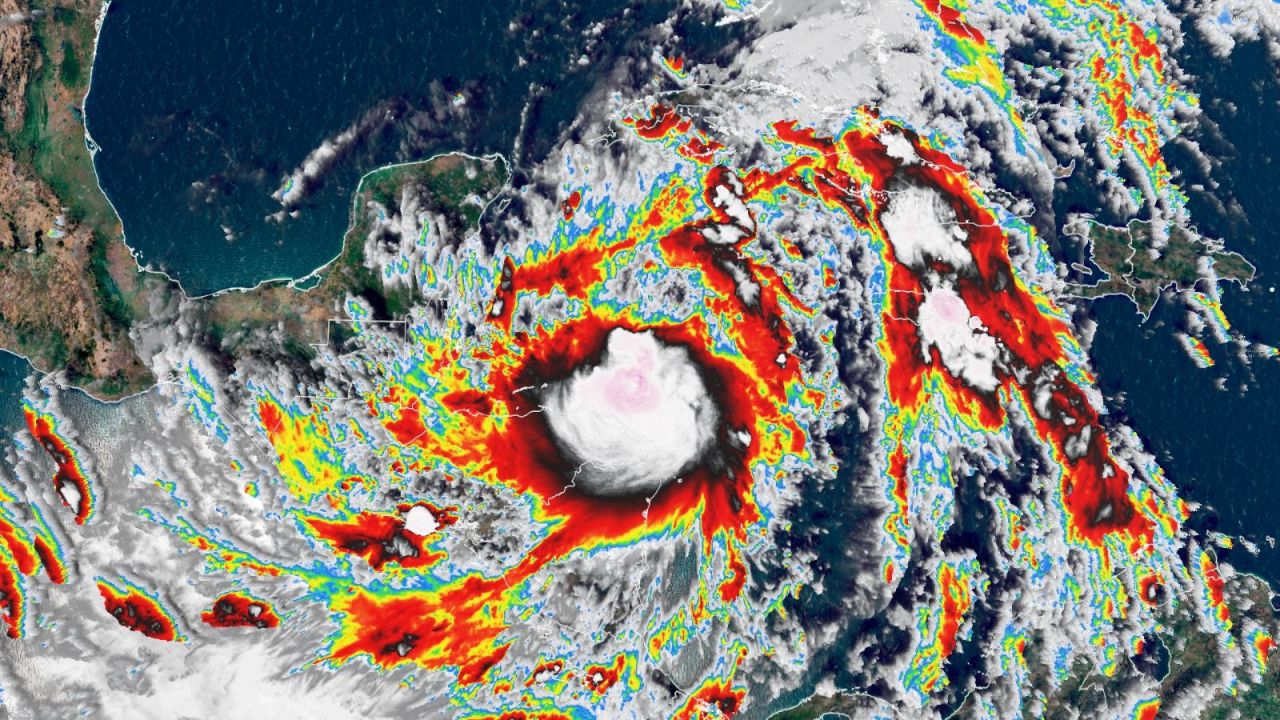 CNNE 909627 - la tormenta tropical zeta amenaza a mexico y ee-uu-