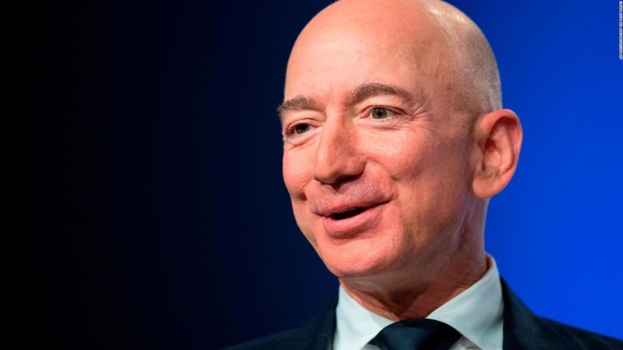 CNNE 913607 - jeff bezos vende miles de millones en acciones de amazon