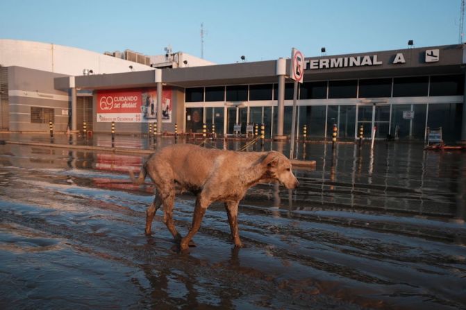 Imagen del aeropuerto Ramón Villeda Morales en San Pedro Sula, Honduras, tras el paso de Eta.