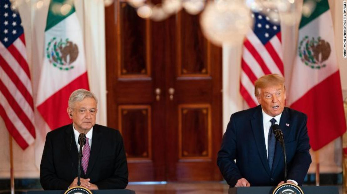 Trump y López Obrador se dirigen a los medios de comunicación en la Casa Blanca en julio de 2020.