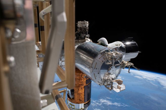 Tras separarse del Falcon 9, la nave Dragon llegará a la Estación Espacial Internacional el sábado 24 de abril, aproximadamente a las 5:10 A.M., hora de Miami.