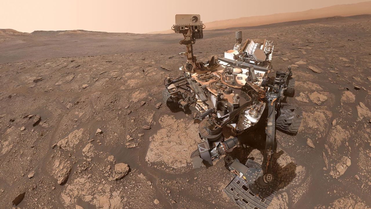 CNNE 918156 - curiosity, de la nasa, se toma una selfie en marte