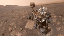 CNNE 918156 - curiosity, de la nasa, se toma una selfie en marte