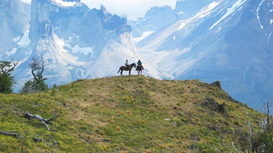 La gente está gastando mucho dinero en los viajes de su vida a sitios como Patagonia.