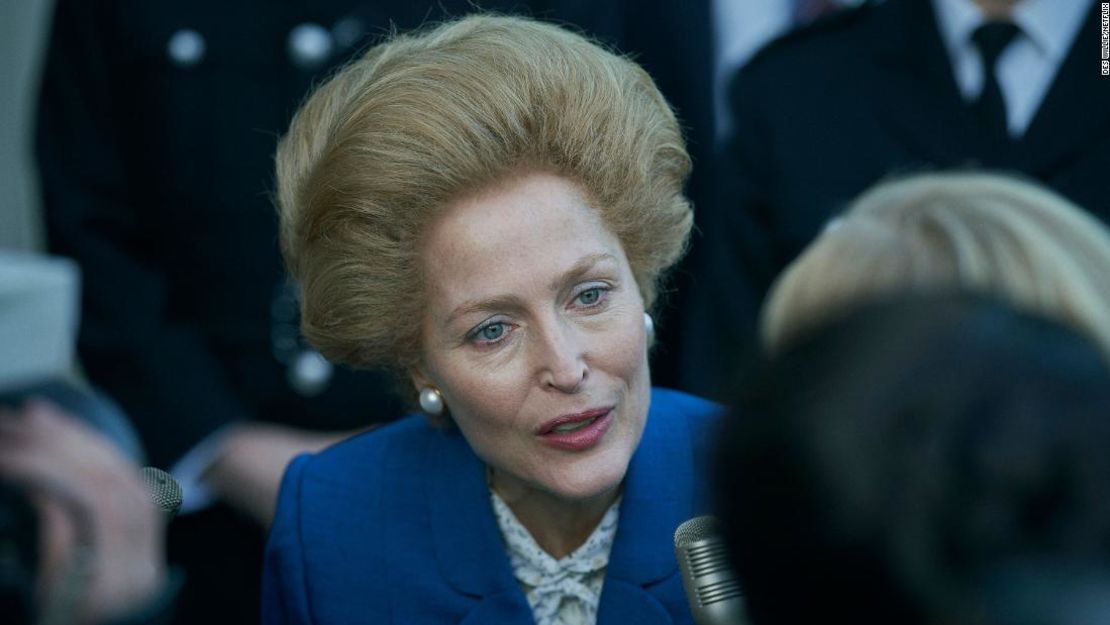 Gillian Anderson como la primera ministra Margaret Thatcher.